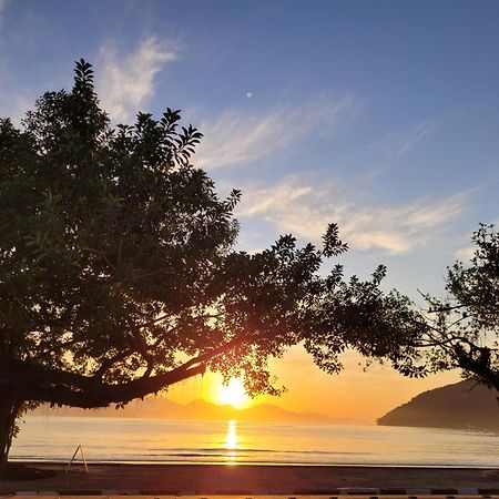 Apartamentos Gratitude Ubatuba Eksteriør billede